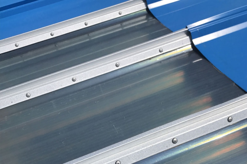 金属锁边采光板