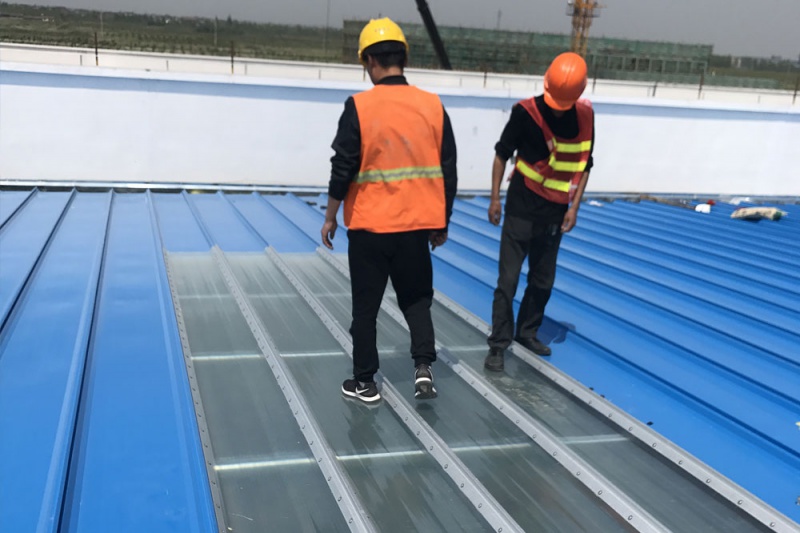 金属锁边采光板