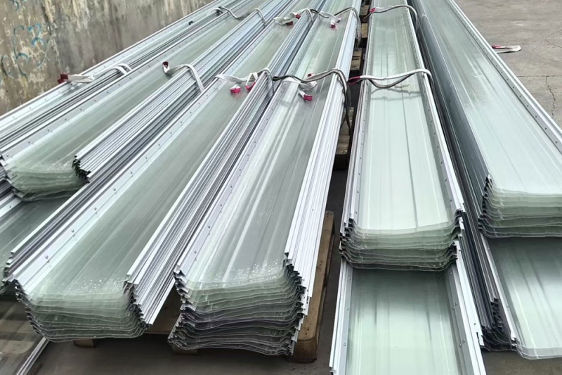 金属锁边采光板